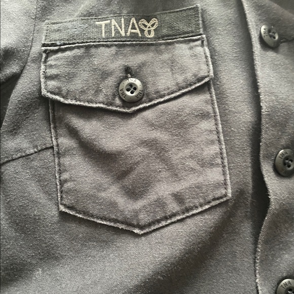 TNA Military Shacket. Size XS. Color:grey. Excellent condition. Great fall layer - Picture 4 of 6